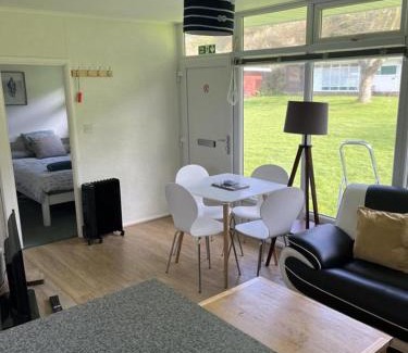 Cromer Apartamento | Chalet 77, Kings Chalet park,Cromer,North Norfolk.