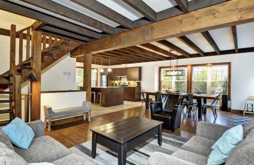 Stoneham Chalet De Esquí | Chalet 9029 Chemin des Alpages by Les Chalets Alpins