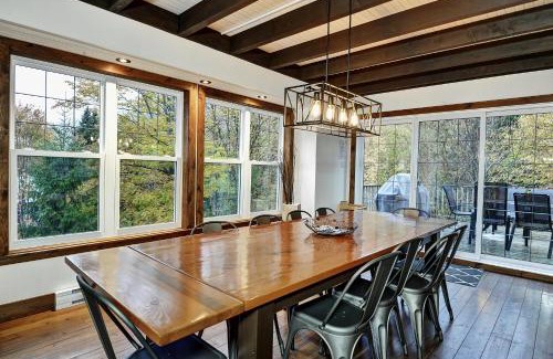 Stoneham Chalet De Esquí | Chalet 9029 Chemin des Alpages by Les Chalets Alpins