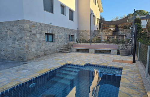 Castelloli Chalet De Esquí | Chalet entero cerca de Barcelona y a 20min de Montserrat. Calsidru