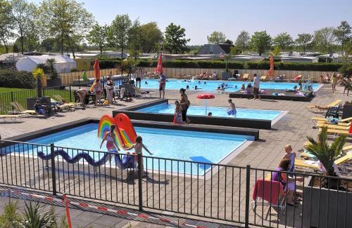 Kamperland Chalet De Esquí | Chalet (A16) op gezellige familiecamping bij zee