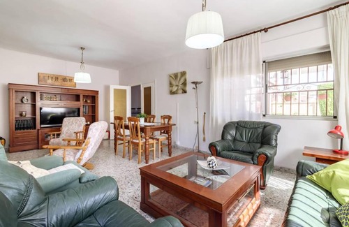 Churriana de la Vega Casa | Chalet acogedor con piscina muy cerca de Granada