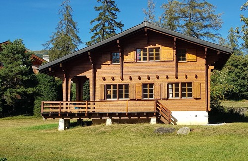 Lens Chalet De Esquí | Chalet todo en madera, naturaleza, encanto loco, a 1,5 km de Crans Montana.
