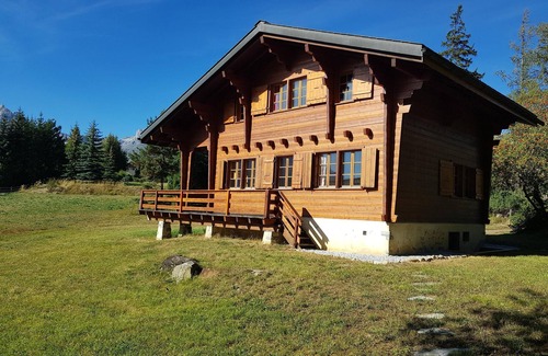 Lens Chalet De Esquí | Chalet todo en madera, naturaleza, encanto loco, a 1,5 km de Crans Montana.