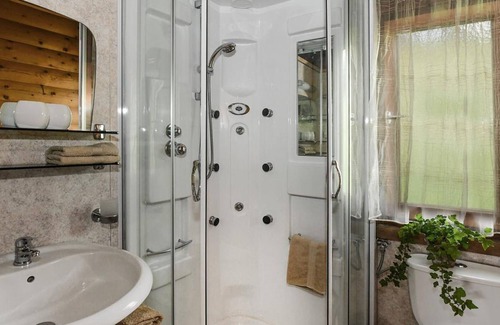 Monguelfo Chalet De Esquí | Chalet Alpenblick with Mountain View, Wi-Fi & Garden