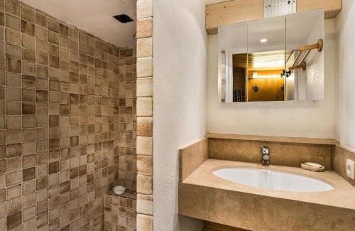 Le Planellet Chalet De Esquí | Chalet alpin 4 chambres à Megève, près des pistes, exposé plein soleil, pour 10 personnes - FR-1-453-10