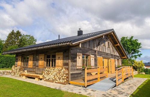 Waldmuenchen Apartamento | Chalet am Ölberg mit Badefass und Altholzsauna