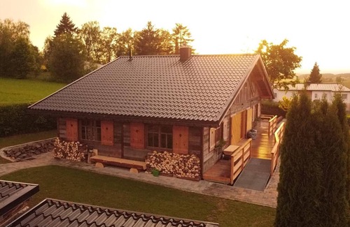 Waldmuenchen Apartamento | Chalet am Ölberg mit Badefass und Altholzsauna