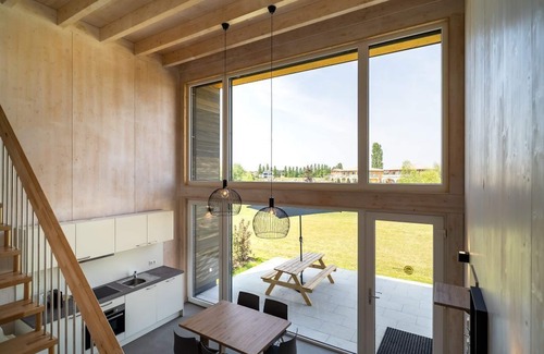 Leipheim Apartamento | Chalet am Sonnensee 2 mit Moderner Einbauküche