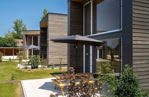 Leipheim Apartamento | Chalet am Sonnensee 2 mit Moderner Einbauküche