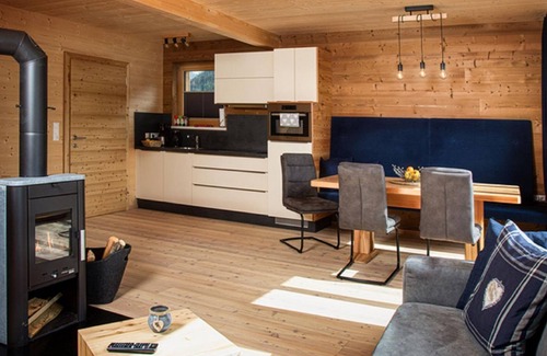Mallnitz Alquiler De RV | Chalet Ankogel without stone bathtub - HOCHoben camp & explore