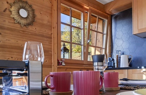 Chesieres Apartamento | Chalet apartment with balcony and view of the Alps