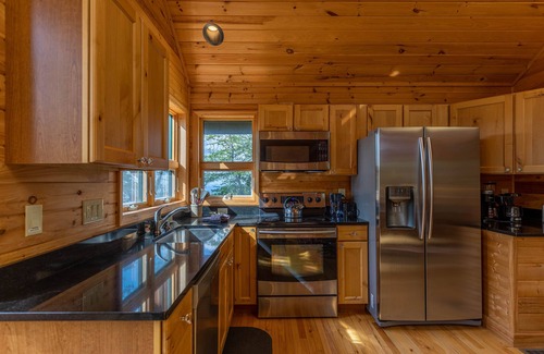 Beech Mountain Casa | Chalet at The Summit of Beech - Incredible 50+ Views! Perfect Couples' Ski or Hiking/Biking Getaway!