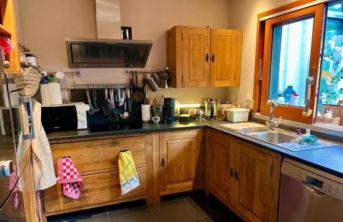 Brennes Cama Y Desayuno | Chalet avec recharge électrique !