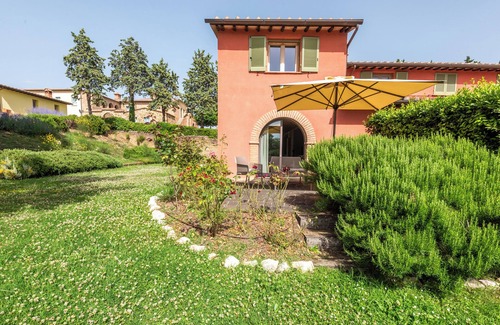Trequanda Chalet De Esquí | Chalet "Azzurro" with Mountain View, Shared Pool & Wi-Fi