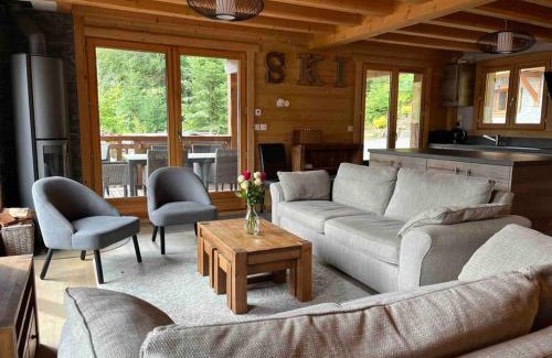 La Cote-d'Arbroz Chalet De Esquí | Chalet Balata - Charming chalet with hot tub and views