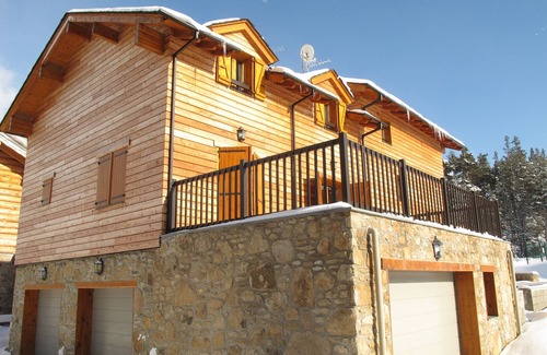 Formigueres Chalet De Esquí | Chalet "BeauBois" en Lovely Historic Formiguères - Invierno y verano - (para 6)