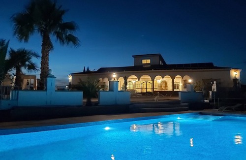 Lora Del Rio Chalet De Esquí | Chalet Bellavista