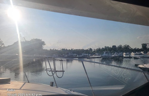 Ville-Marie Alquiler De Eote | Chalet Boat in the heart of Montreal
