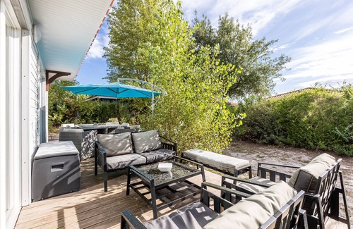 Parentis-en-Born Casa | Chalet 'Bois lac de Biscarrosse' con piscina climatizada, jardín privado y Wi-Fi