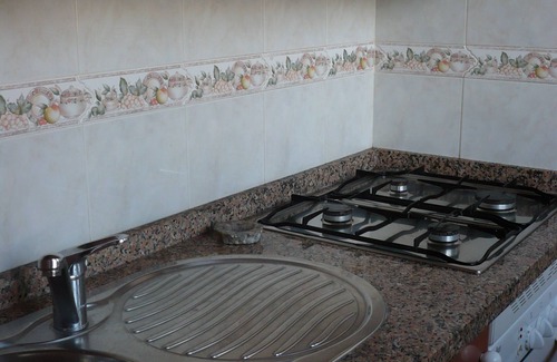 Velilla-Taramay Chalet De Esquí | chalet la buganvilla vista al mar 500 m. de la playa disponible wifi