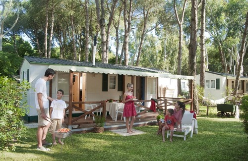 Baia Domizia Chalet De Esquí | Chalet junto al mar y a la sombra