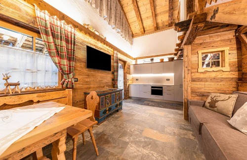 San Giovanni di Fassa Chalet De Esquí | Chalet "Catinaccio Rosengarten 56" con vistas a la montaña, jardín y Wi-Fi
