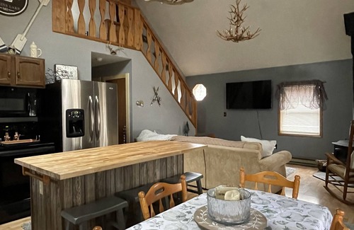 Markey Township Chalet De Esquí | Chalet, centrally located near Higgins and Houghton Lake