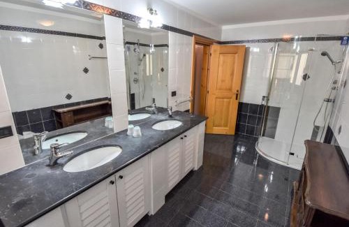 Penia Chalet De Esquí | Chalet Cesa Galadriel-1 by Interhome
