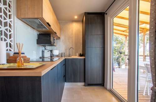 La Rouviere Casa | Chalet 'Chic' con vistas a la montaña, piscina compartida y aire acondicionado