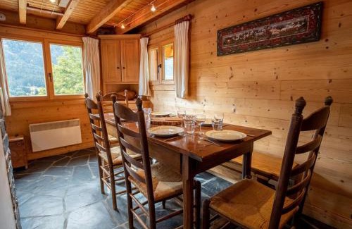Meribel Chalet De Esquí | Chalet chaleureux près du centre avec cheminée et vue montagne - FR-1-688-4