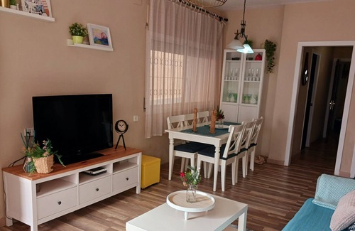 San Jorge Chalet De Esquí | Chalet 'Chelinas' with Mountain View, Garden, Terrace & Wi-Fi