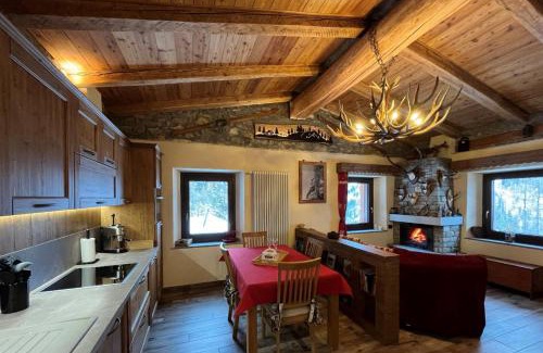 Courmayeur Chalet De Esquí | Chalet Chez Louis - Alpine Charm with Mont Blanc View & Ski Access