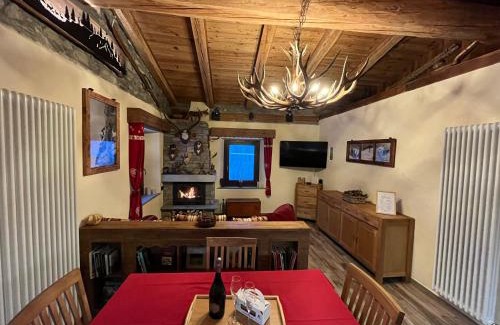 Courmayeur Chalet De Esquí | Chalet Chez Louis - Alpine Charm with Mont Blanc View & Ski Access