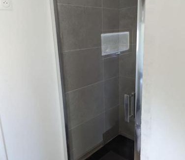 L'Isle-sur-la-Sorgue Chalet De Esquí | Chalet climatisé en campagne avec baignade privée