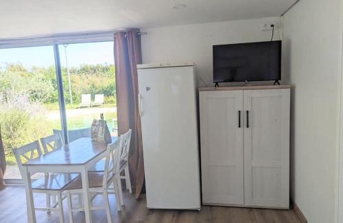 L'Isle-sur-la-Sorgue Chalet De Esquí | Chalet climatisé en campagne avec baignade privée