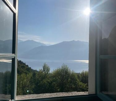 Griante Casa | Chalet Como Lake - Dreamy Retreat, Footpath only