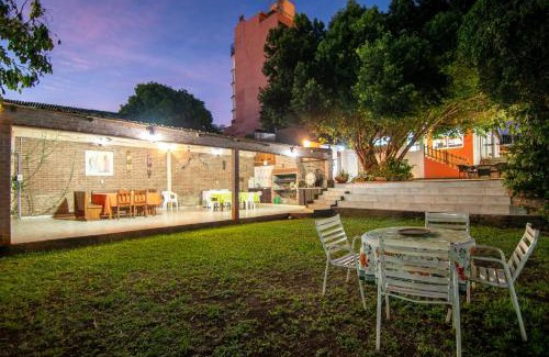 Posadas Casa | chalet con parque quincho y pileta