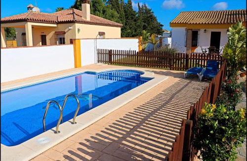 Conil de la Frontera Chalet De Esquí | Chalet con piscina privada