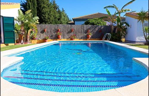 Conil de la Frontera Chalet De Esquí | Chalet con piscina en Roche Viejo