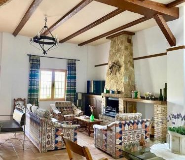 Baena Casa | Chalet con piscina El Arado