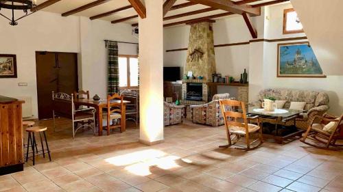 Baena Casa | Chalet con piscina El Arado