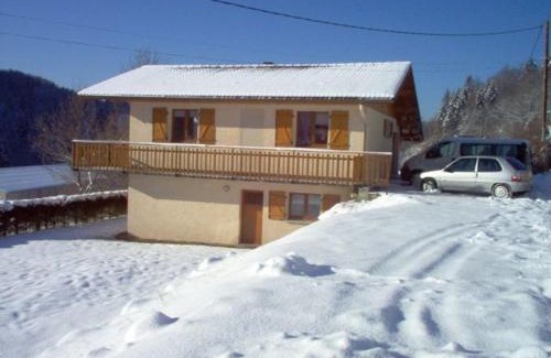 Rochesson Casa | Chalet confortable 3 chambres, proche Gérardmer, avec garage, balcon et équipements bébé. - FR-1-589-195