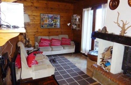 Arette Chalet De Esquí | Chalet cosy à Arette avec cheminée, terrasse, et tout confort pour 6 personnes - FR-1-602-80