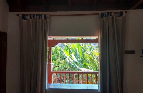 Alojera Cabaña | Chalet Casa de Campo con Amplio Jardin con Arboles Frutales