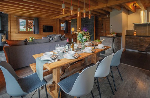 Saint-Jean-dʼAulps Chalet De Esquí | Chalet de Nantaux - Morzine family stay 8p with spa & sauna - OVO Network