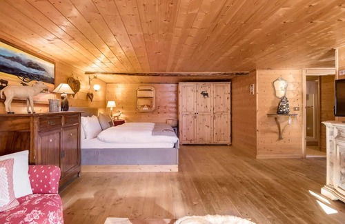 Ronco Cama Y Desayuno | CHALET DEI FIORI - ROOM & APARTMENT
