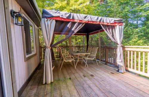 St-Adolphe-d'Howard Casa | Chalet des montagnes avec spa et lac