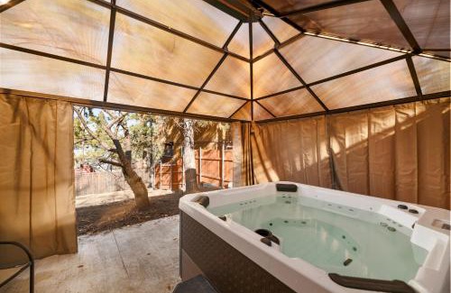 Big Bear Lake Chalet De Esquí | Chalet Des Ours -Comfortable and spacious home with WIFI! Close to everything!
