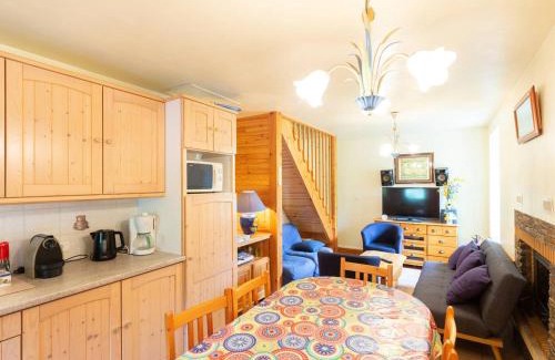Loudervielle Chalet De Esquí | Chalet Duplex à Peyragudes – 3 Chambres, Cheminée, Terrasse, Près des Sentiers et Télécabine - FR-1-695-38